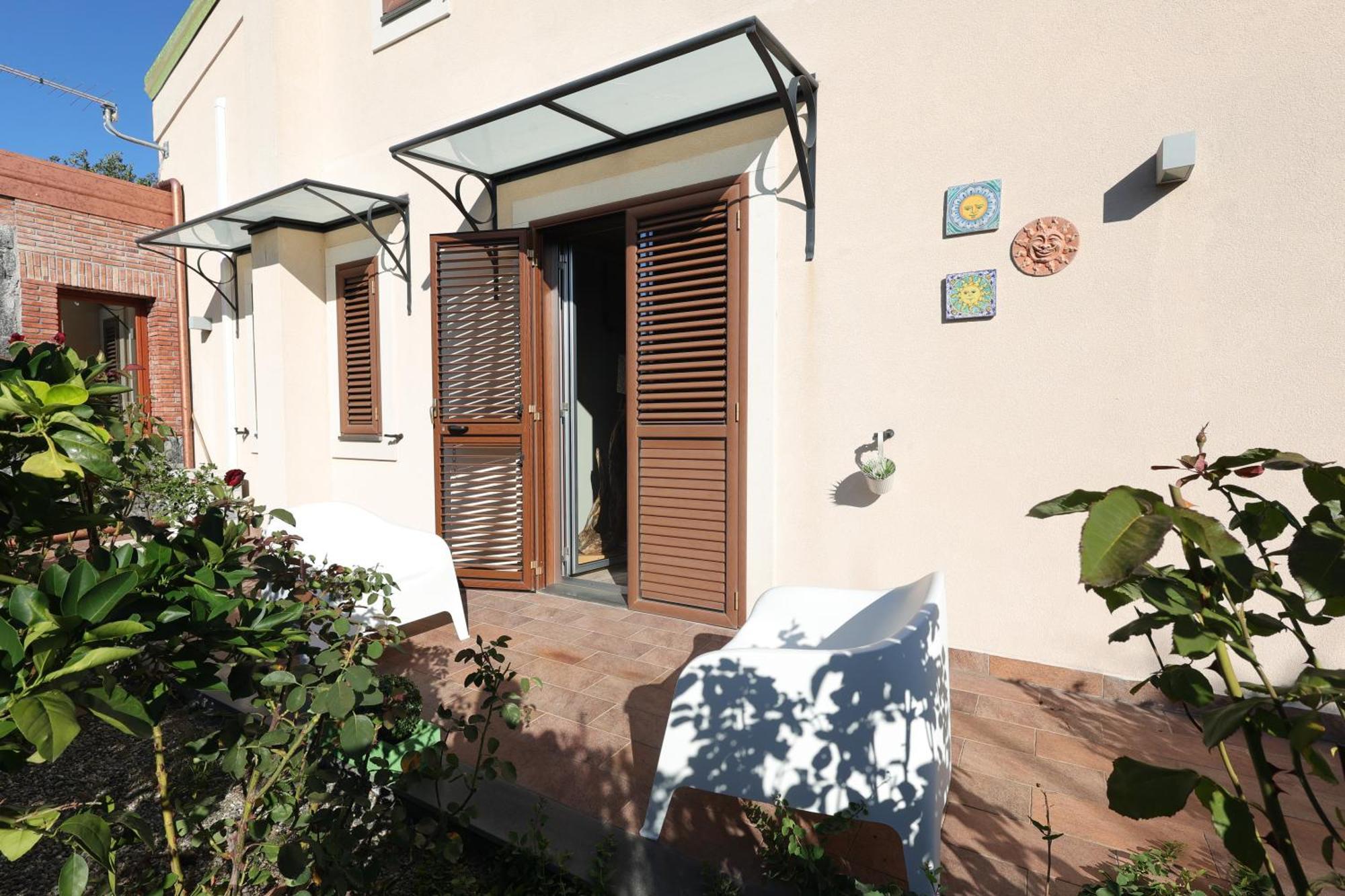 Le Stanze Dei Colori Hotell Aci Bonaccorsi Exteriör bild